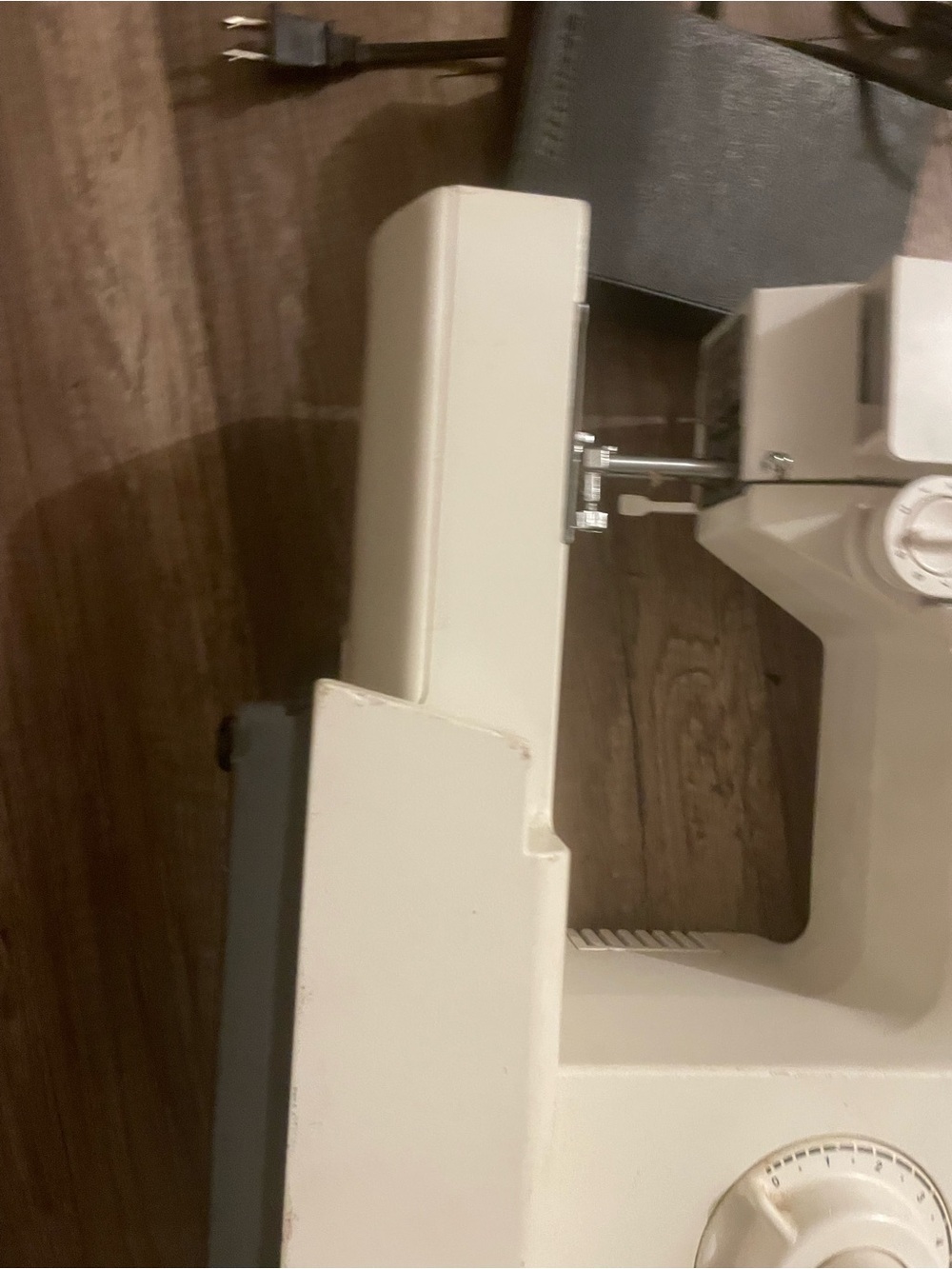 Singer Portable Sewing Machine in White — Compact Home Model - Picture 4 of 5